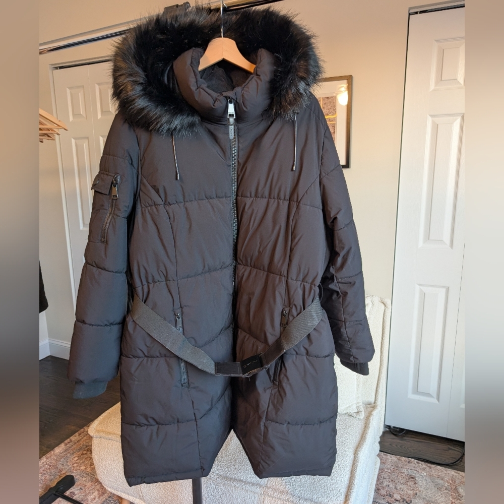 EUC PLUS 3X DKNY Women's Black Puffer Coat with Faux Fur Hood